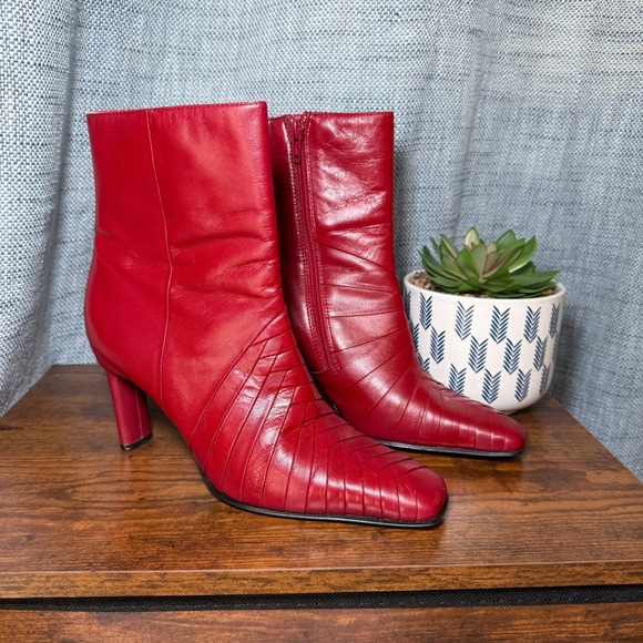 Ann Marino Red Italian Leather Ankle Boots Pointed Square Toe Heel Women 7M VTG - Picture 1 of 9
